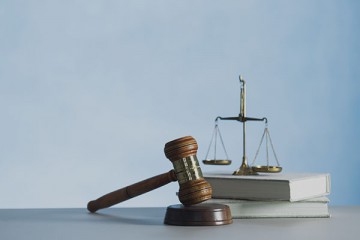 公司搬迁，员工嫌上班太远拒绝去新地点，仍去原地点出勤，算旷工吗？